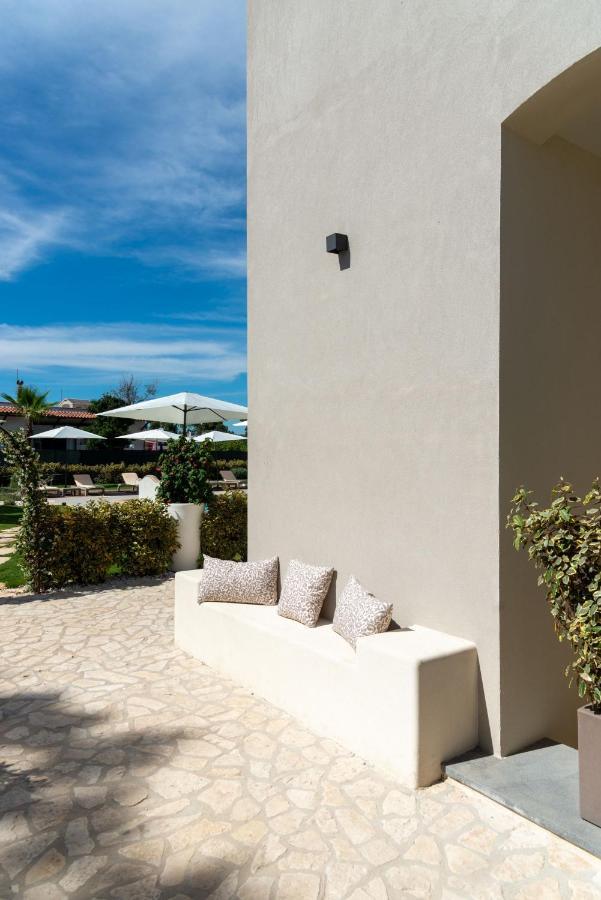 Insula Boutique