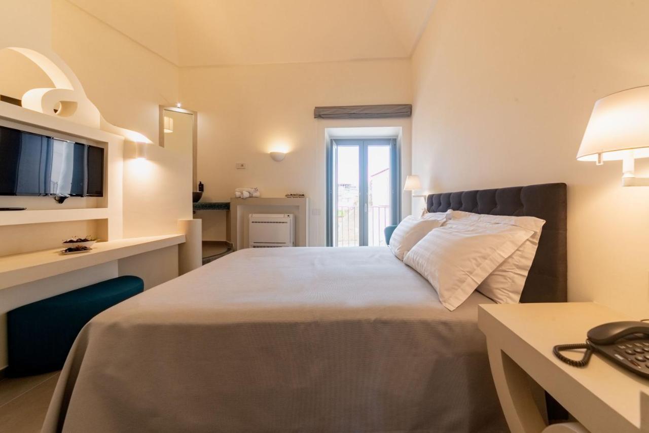Insula Boutique Hotel 4*