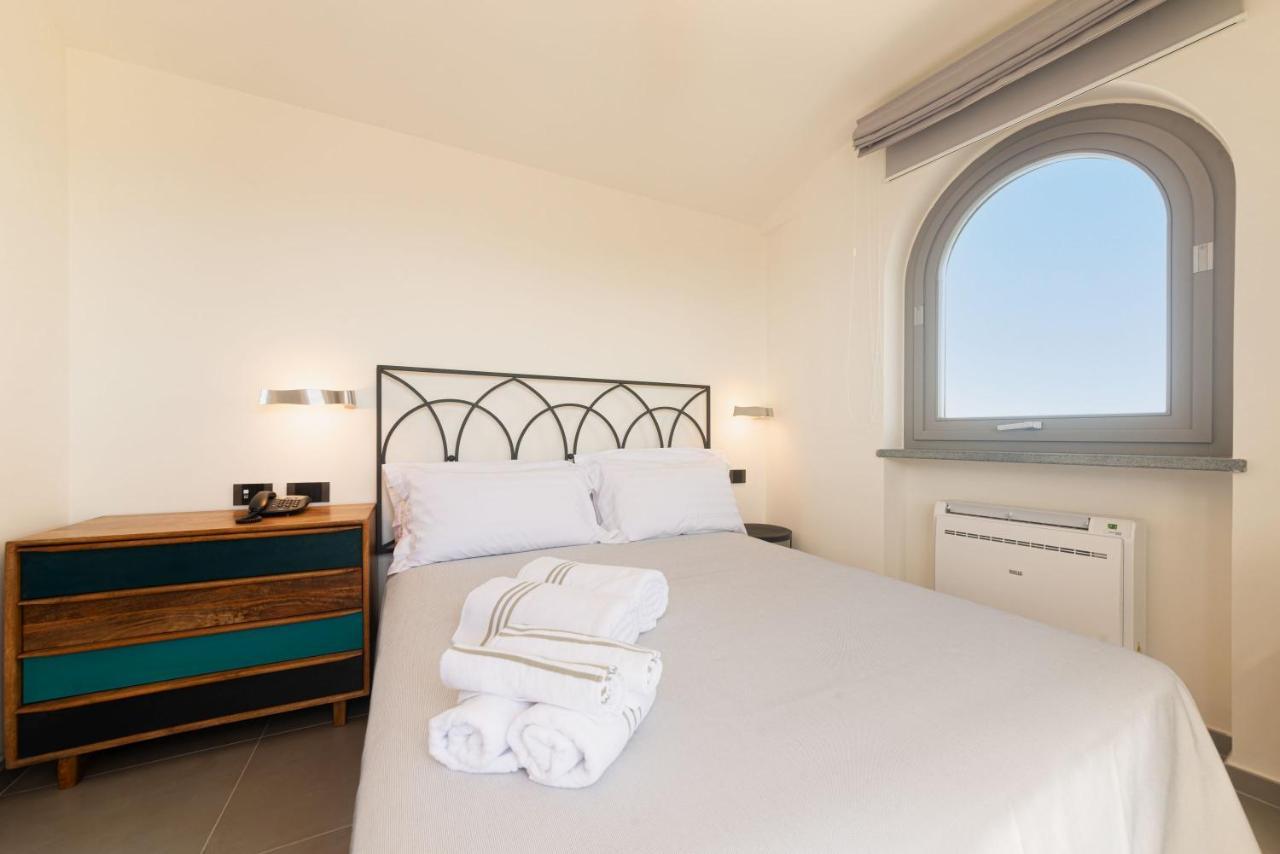 Insula Boutique Hotel 4*