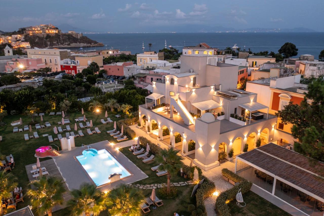 Insula Boutique Hotel 4*