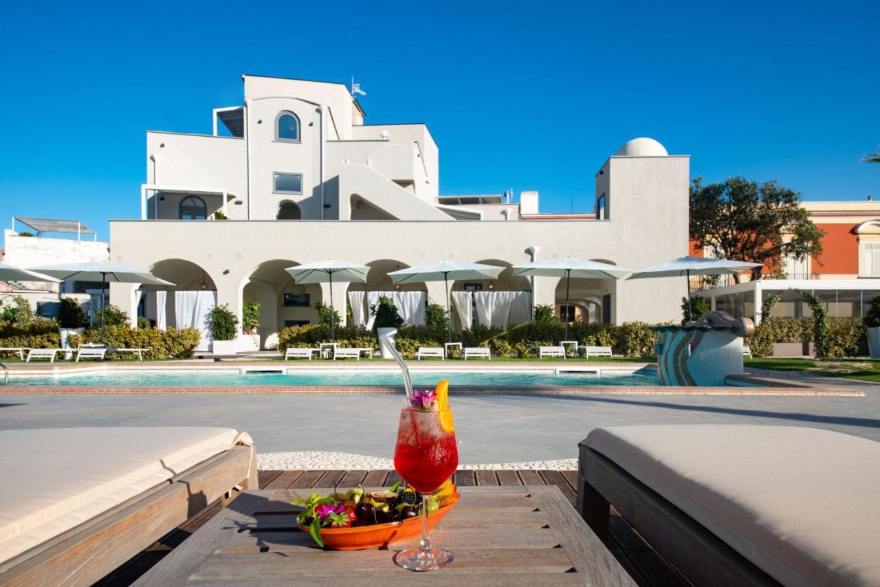 Insula Boutique Hotel 4*