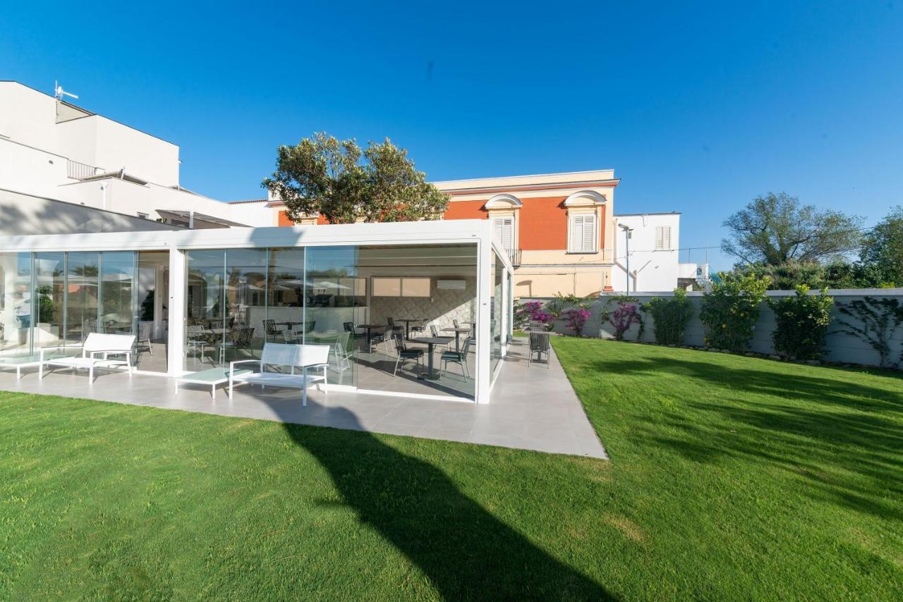 Insula Boutique 4*